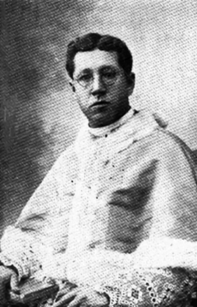 Biografia del Monseñor Fausto Linares Málaga